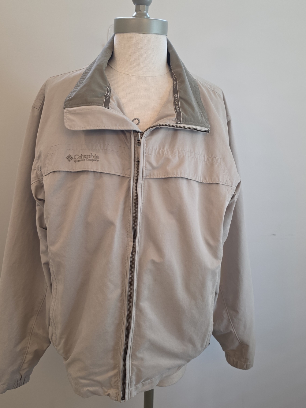 Columbia Men's Light Tan Zip-Up Shirt Jacket